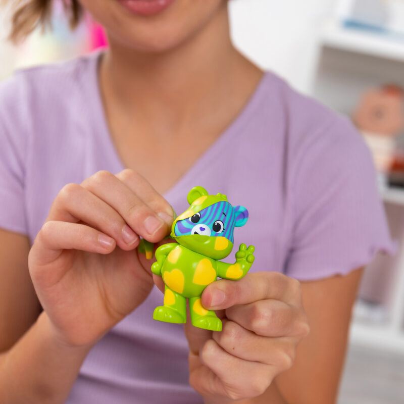 Care Bears – Peel and Reveal - US 8738